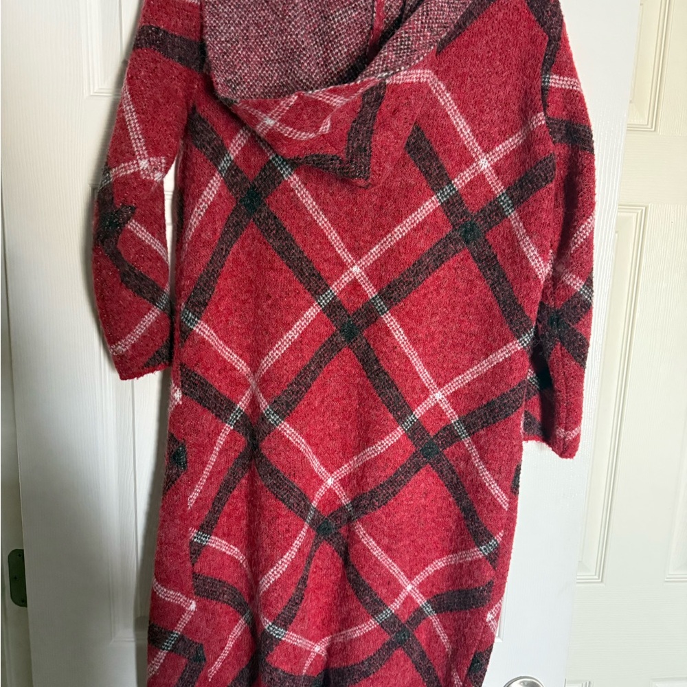 Red and Black Plaid Duster - Picture 9 of 10